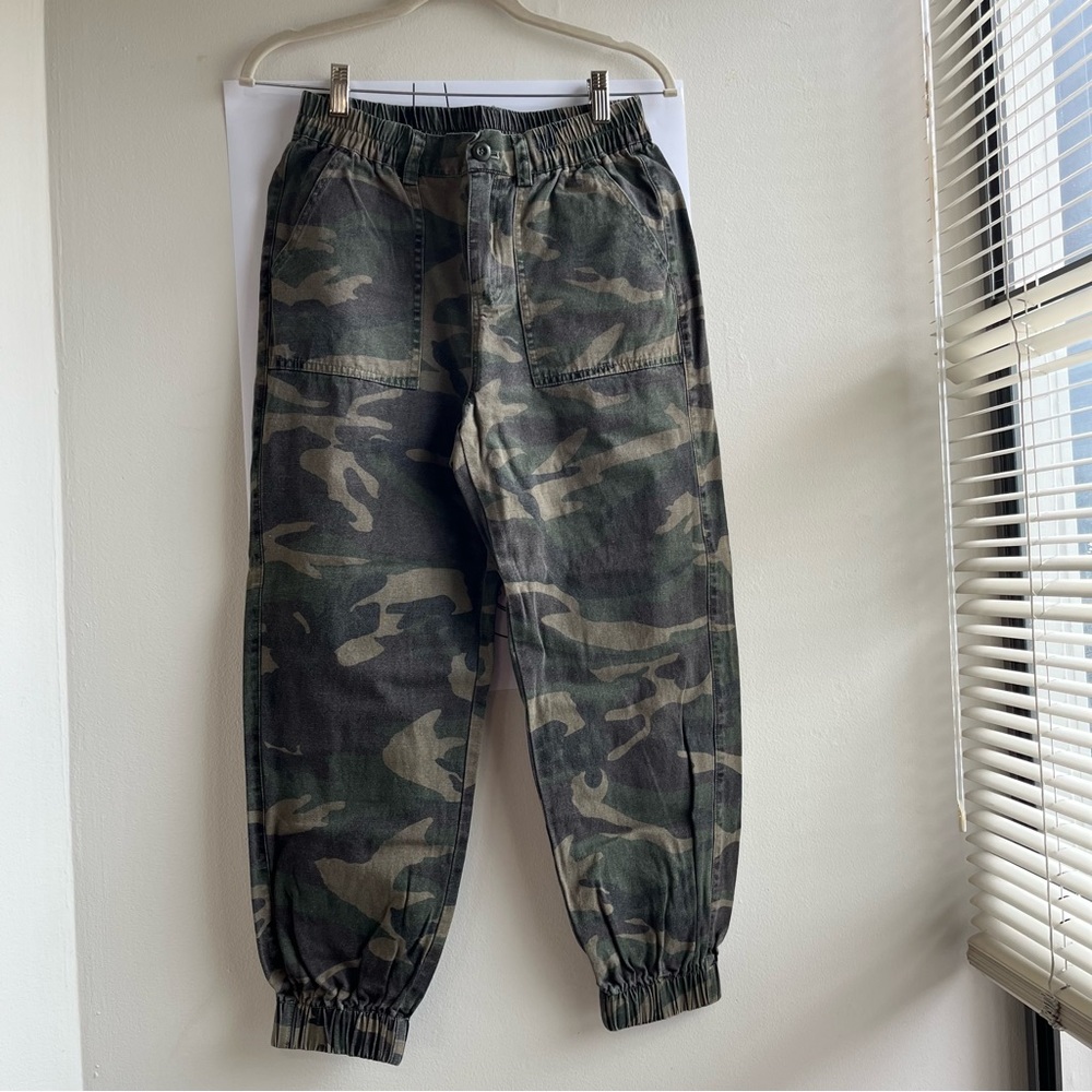 Camo cargo joggers